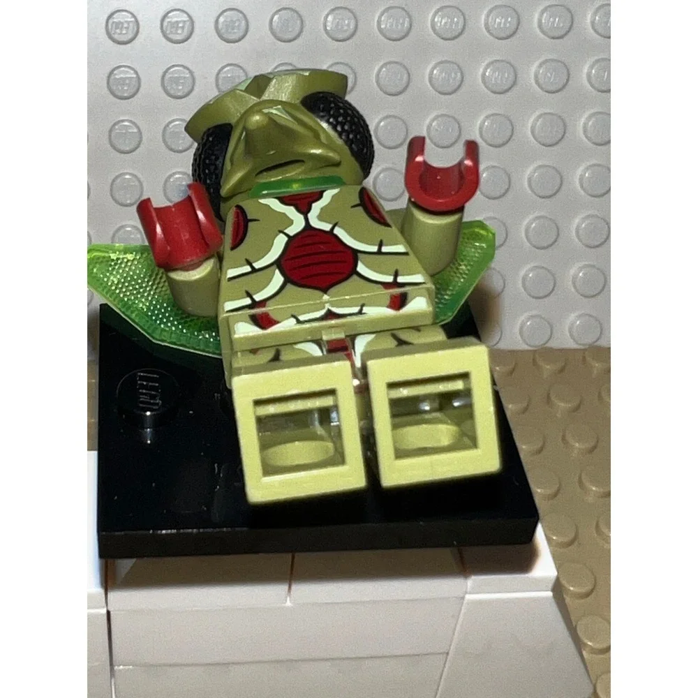 LEGO Galaxy Squad Alien Mosquito Minifigure gs002 Small Crack Torso No Antennas